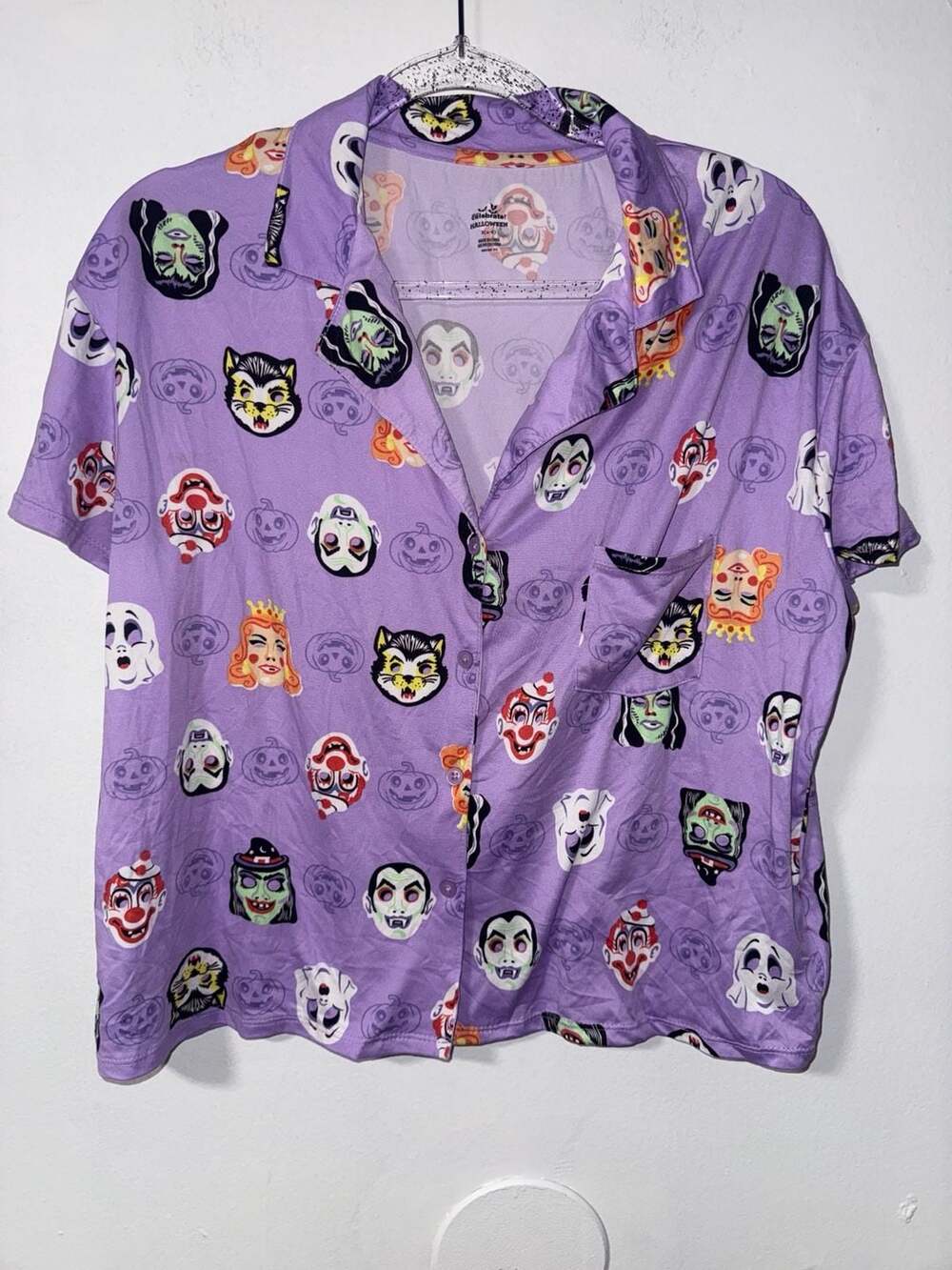 Way To Celebrate Halloween Vintage Monster Mask Print Short Sleeve Button Up Paj
